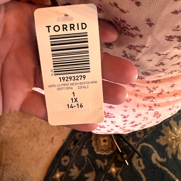 Torrid Festi Dress - Picture 7 of 8